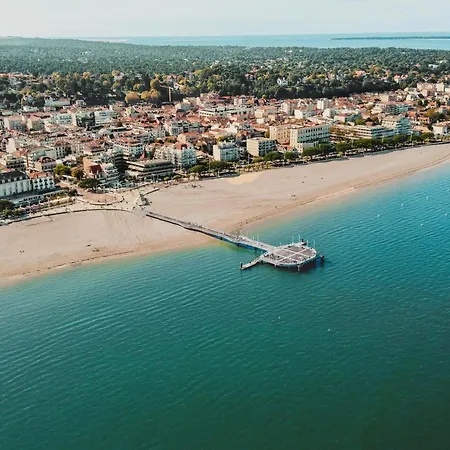En Centre-ville Avec Terrasse Et Parking, Acces Direct A La - Fr-1-474-4 Arcachon