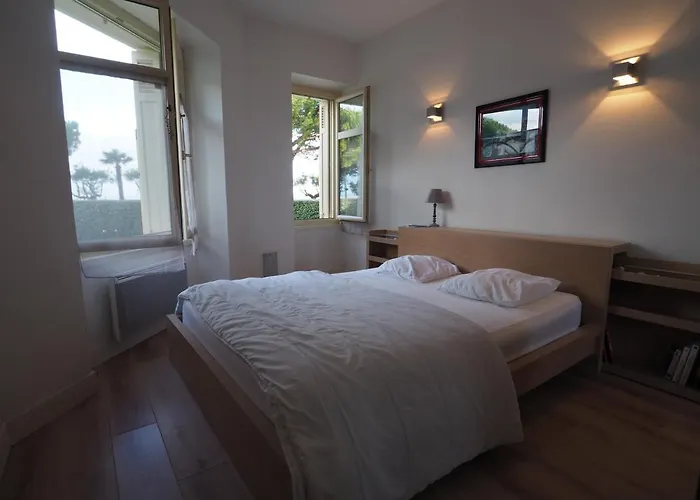 En Centre-ville Avec Terrasse Et Parking, Acces Direct A La - Fr-1-474-4 Apartment *