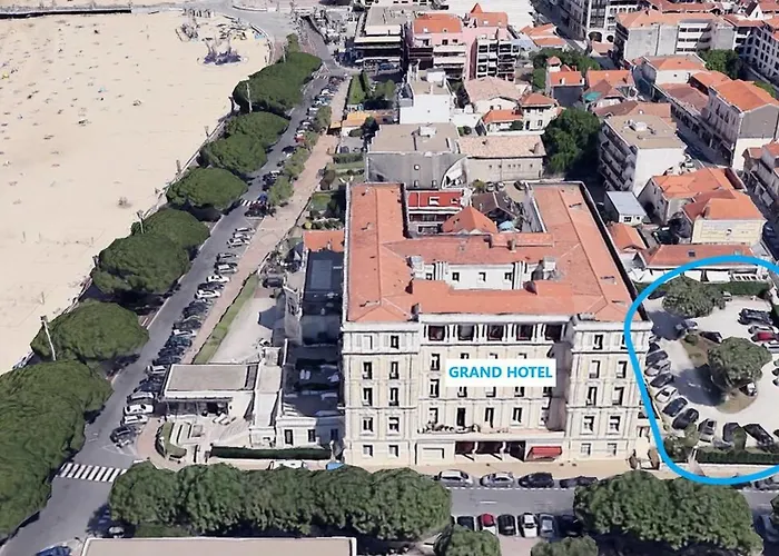 En Centre-ville Avec Terrasse Et Parking, Acces Direct A La - Fr-1-474-4 Apartment *